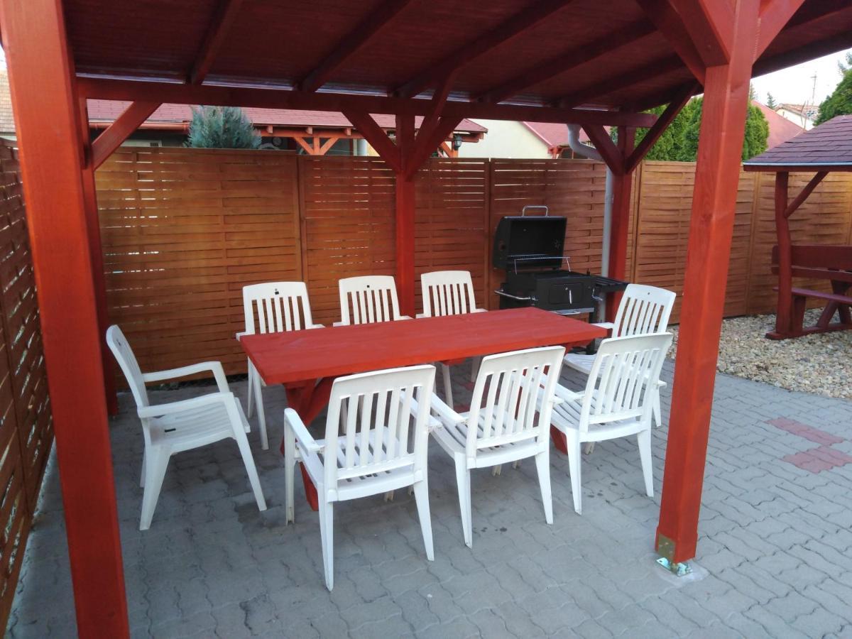 Arinza Apartman Vendeghaz Mezokovesd Luaran gambar